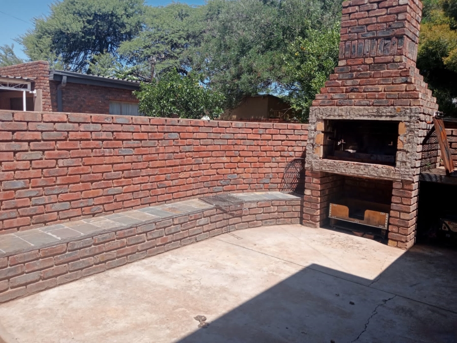 5 Bedroom Property for Sale in Kuruman Northern Cape